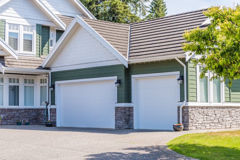 Flush panel garage door